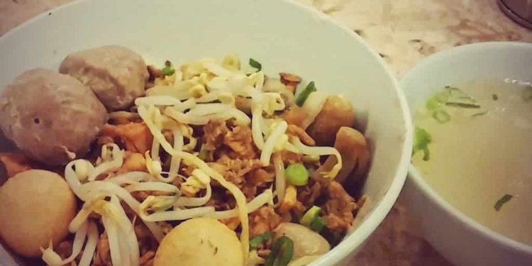 Bakmi Golek & Martabak Kubang, Kalimalang