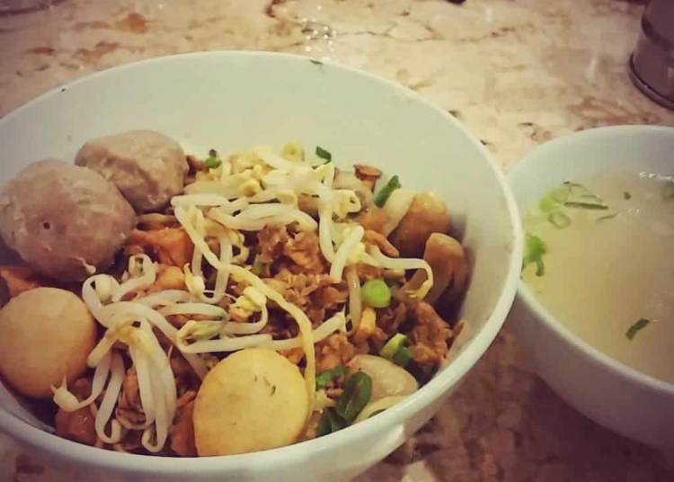 Bakmi Golek & Martabak Kubang, Kalimalang